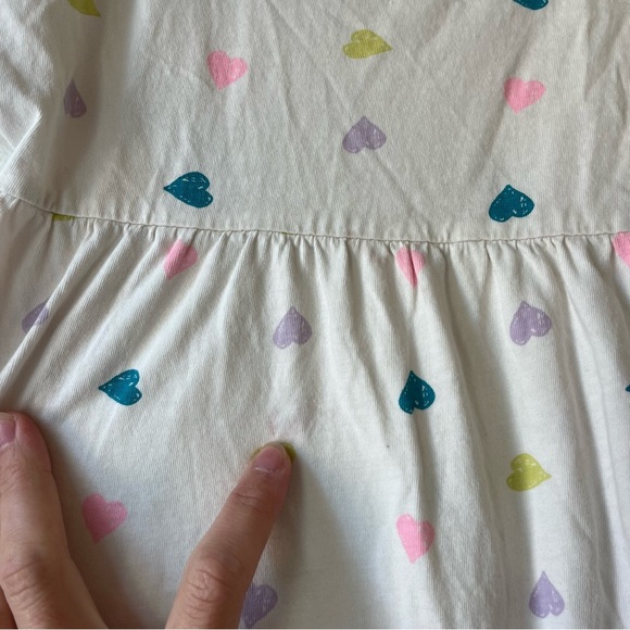 🌼 5/$25 Old Navy Girls Heart Print Dress White Multicolor Short Sleeve Size 4T - Picture 2 of 8
